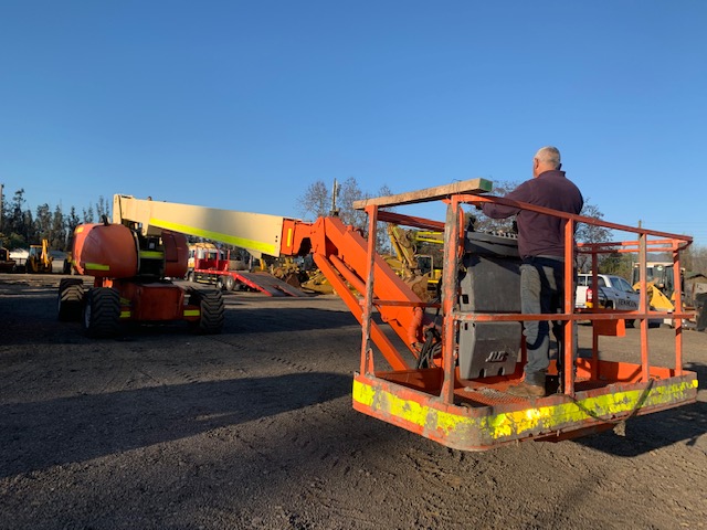 Alza-hombre JLG 28 metros